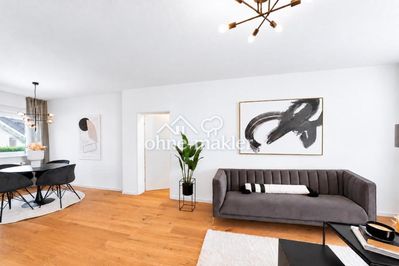 Wohnzimmer mit Essbereich