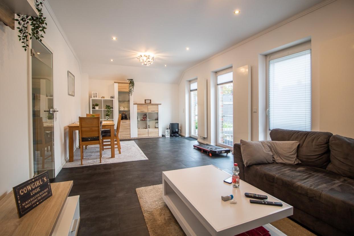 Wohnung: Wohn-und Essbereich