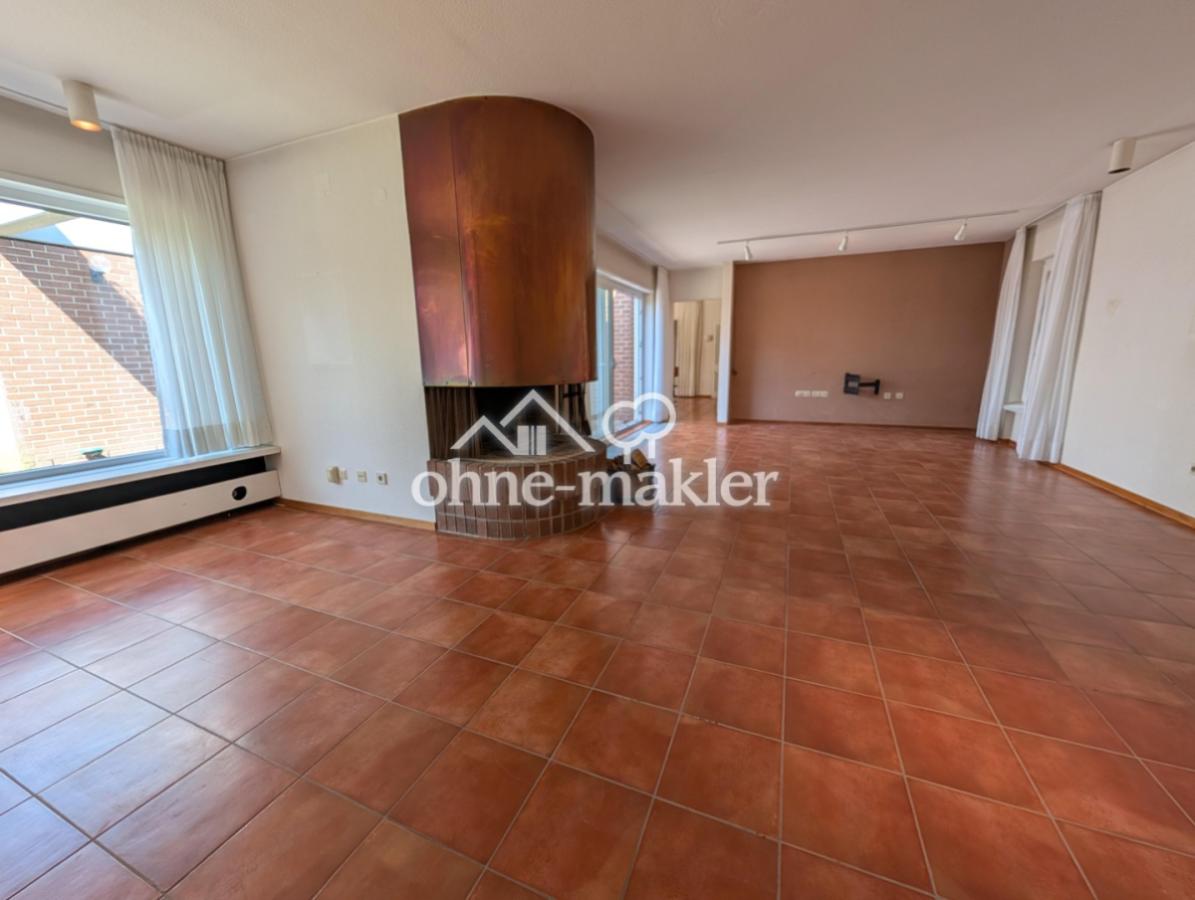 Wohnzimmer mit Kamin