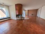 Wohnzimmer mit Kamin