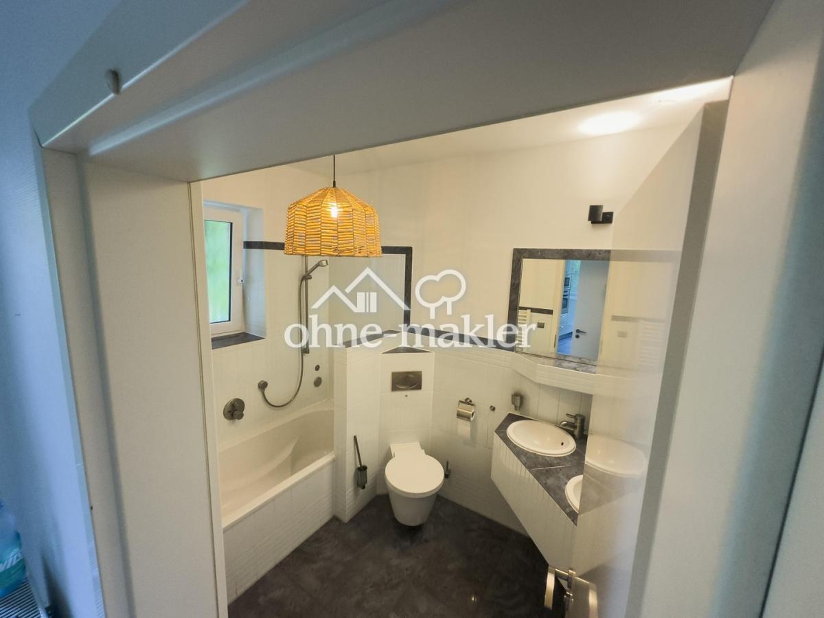 Badezimmer EG ( Gäste )