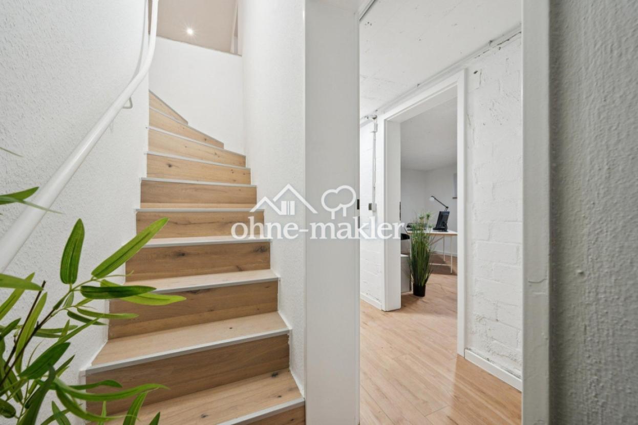 Treppe in das Kellergeschoss