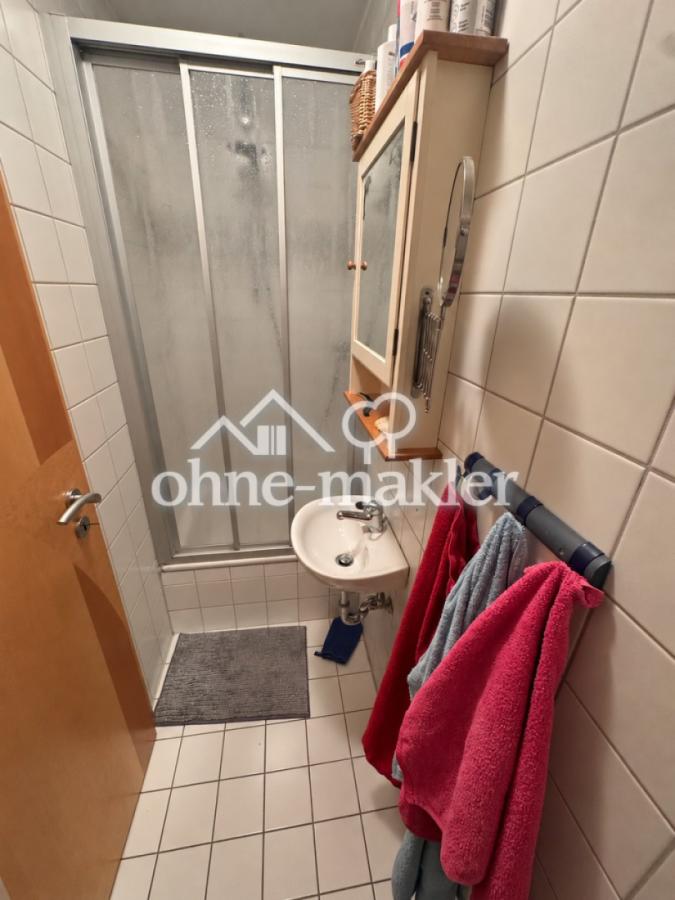 Dusche mit Toilette
