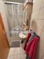 Dusche mit Toilette