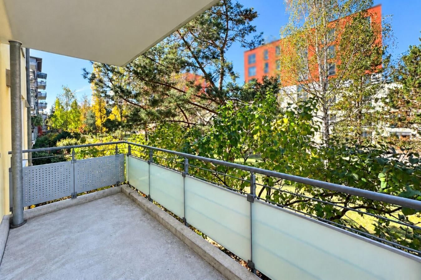 überdachter Balkon