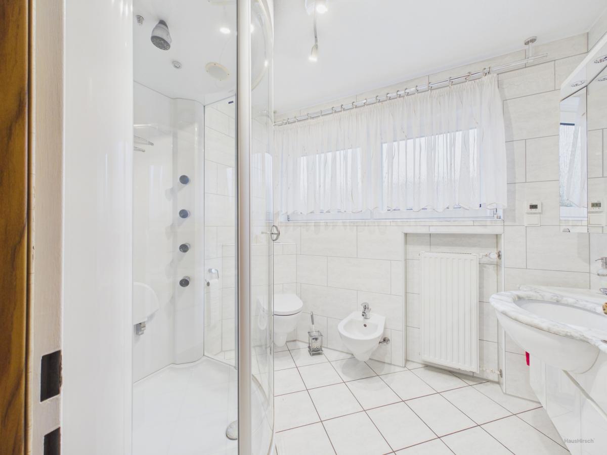 Badezimmer 1. OG