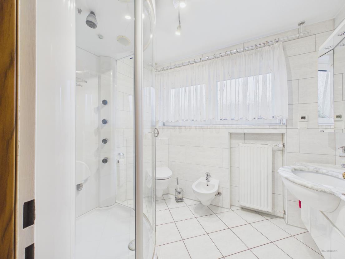 Badezimmer 1. OG