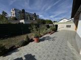 Terrasse mit Blick in Garten