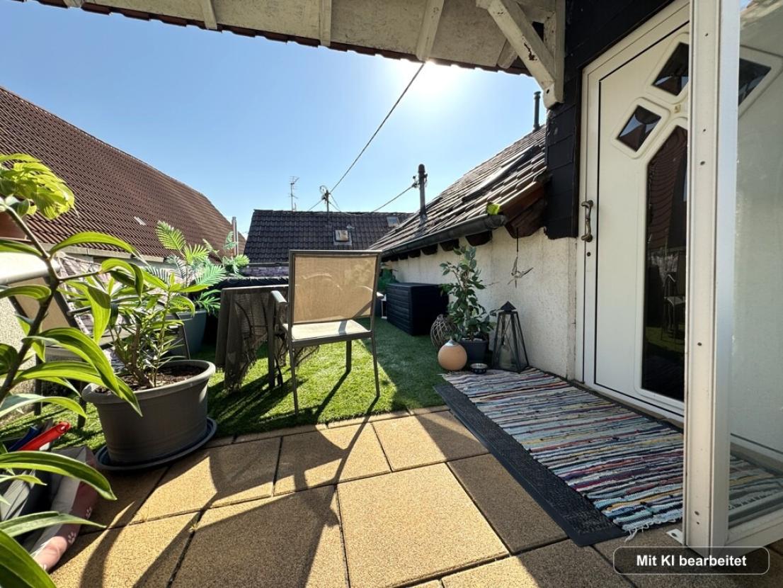 Dachterrasse und Eingang DG