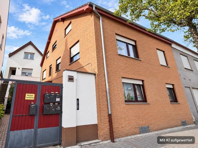 Strassenseite mit Vorderhaus