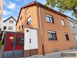 Strassenseite mit Vorderhaus