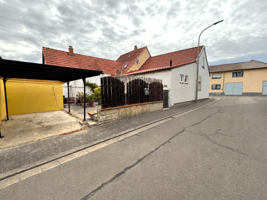 Straßenansicht KI