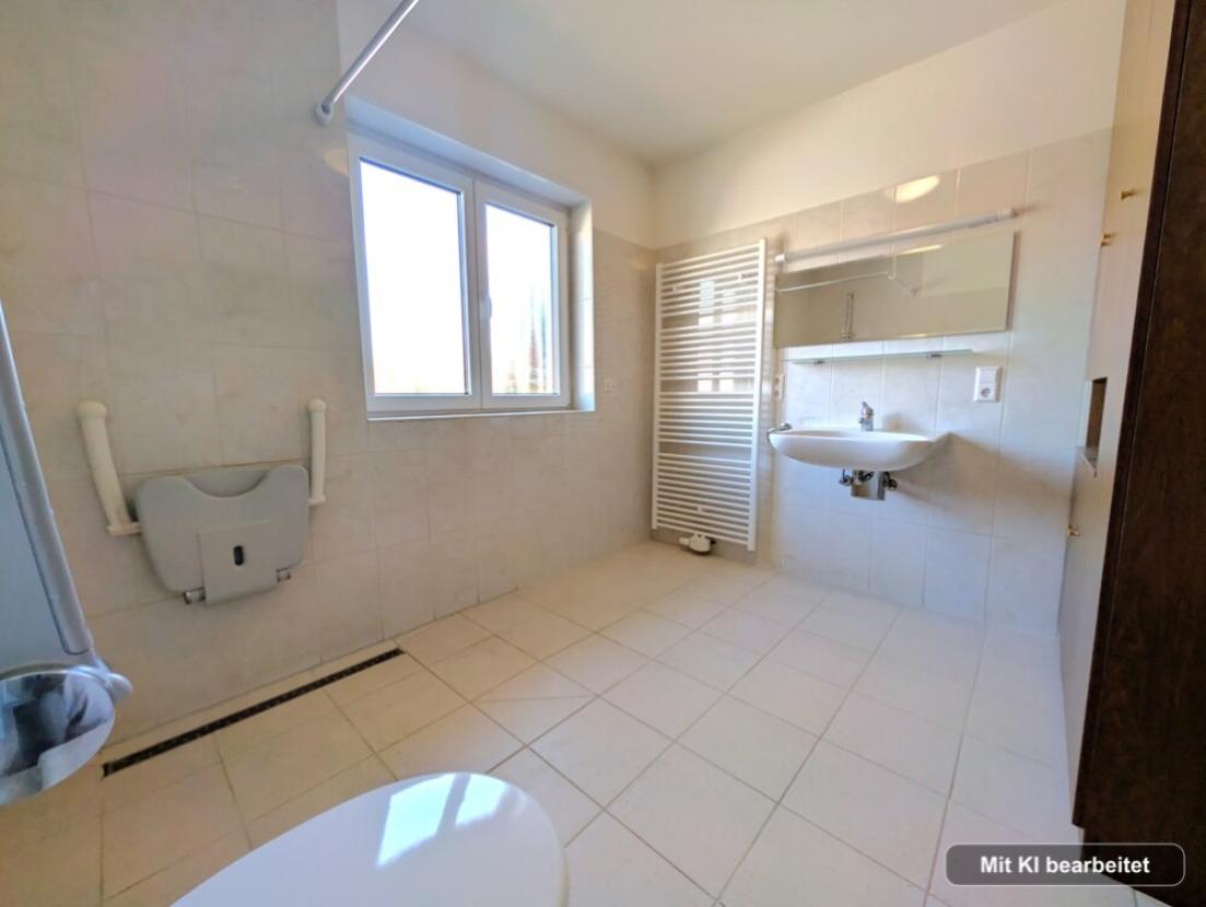 erstes Badezimmer im EG