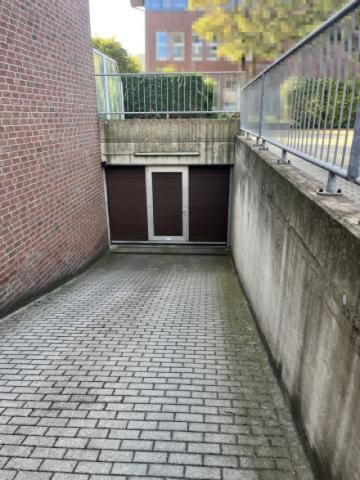 Einfahrt zur Tiefgarage 1