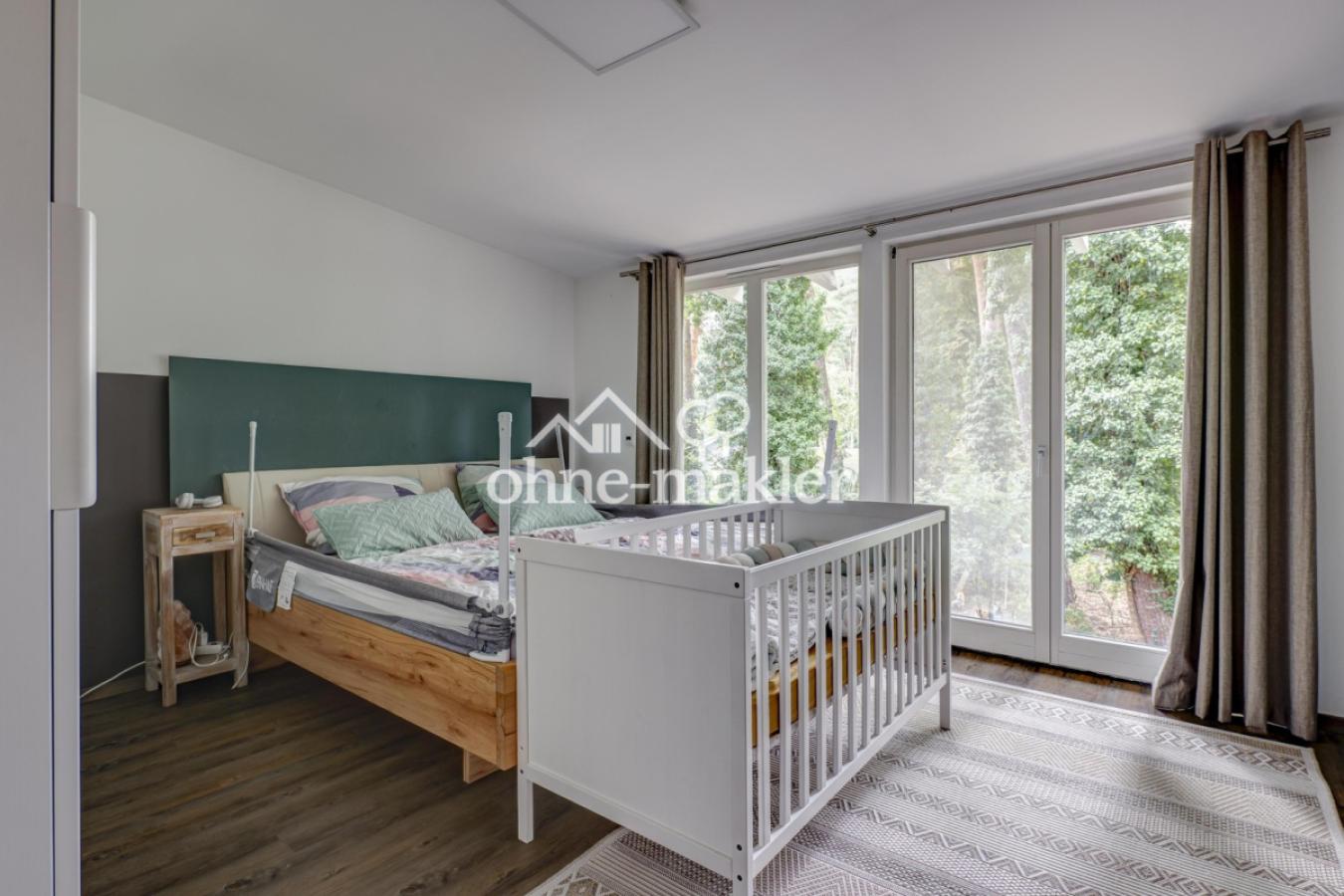 Schlafzimmer 1