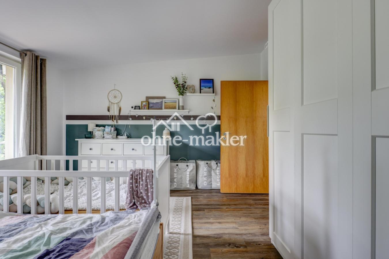 Schlafzimmer 1