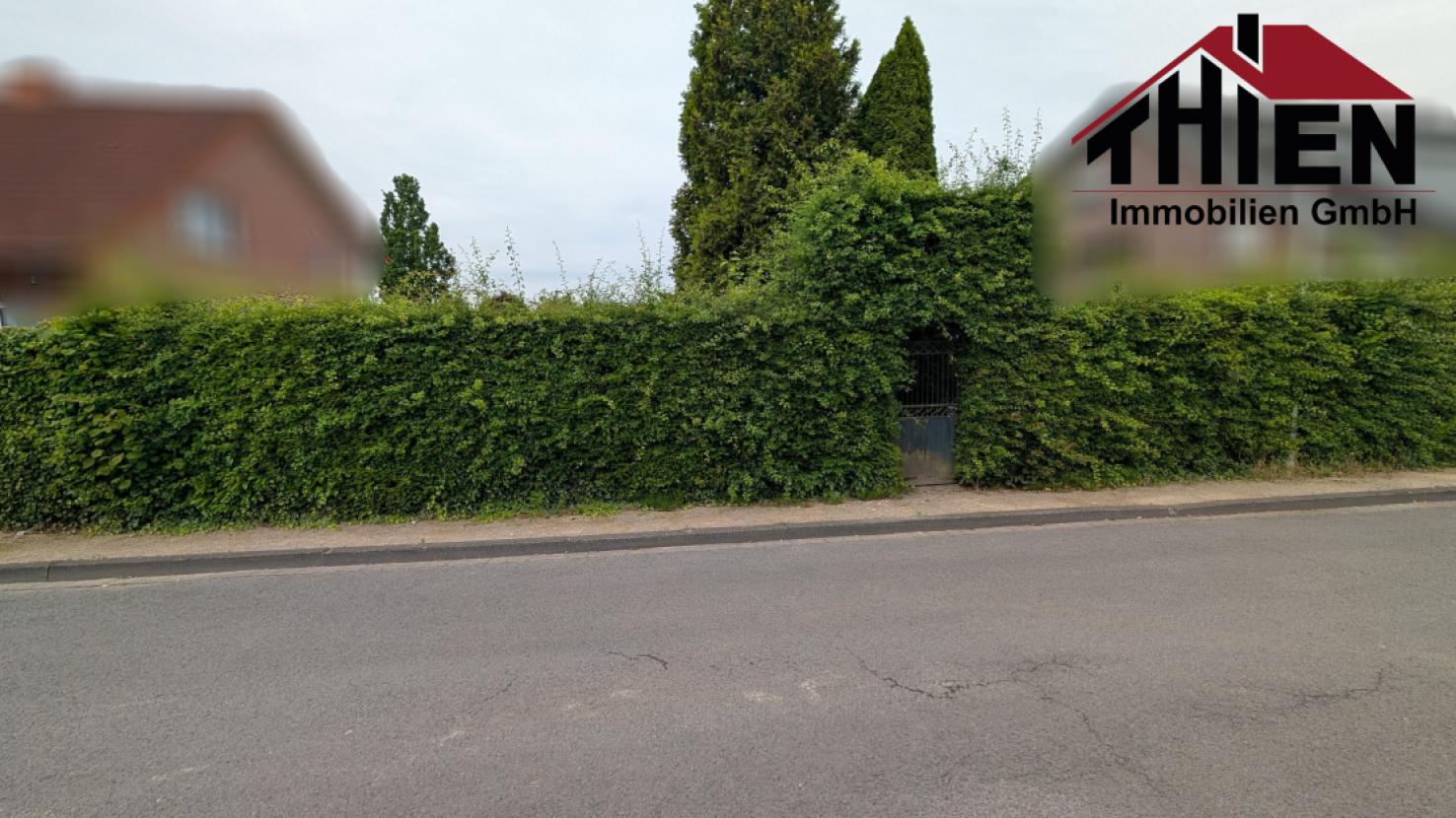 Frontansicht von der Straße