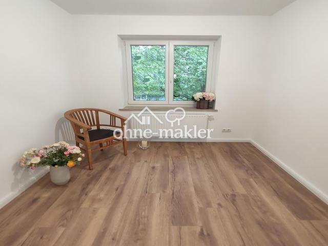 Schlafzimmer zur Rückseite hin