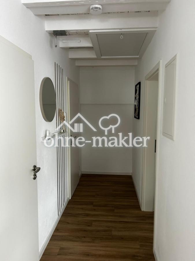 Eingang mit Wohnungstür