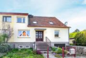 Hausansicht mit Eingangsbereich