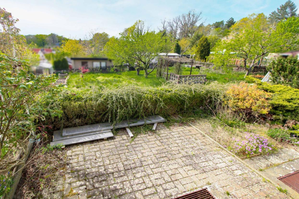 Terrasse mit Garten