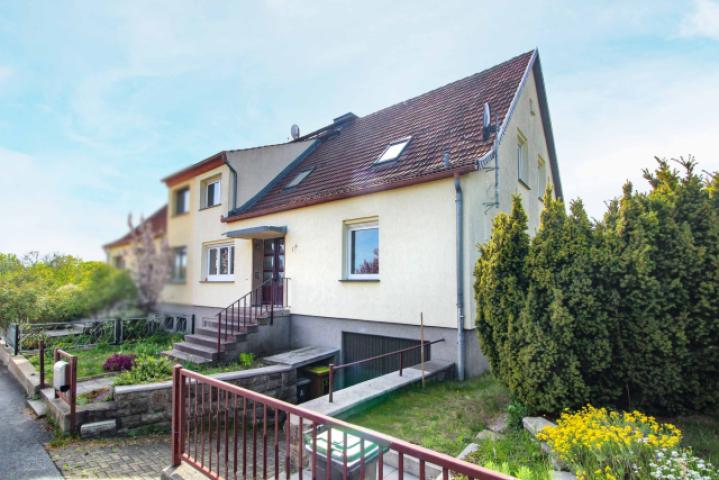 seitliche Hausansicht Front