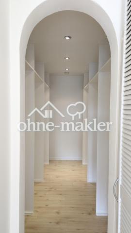 Begehbarer Kleiderschrank