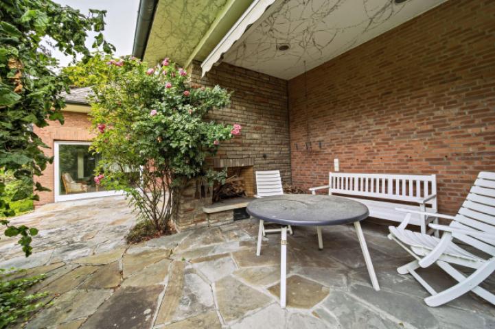 Terrasse mit Kamin