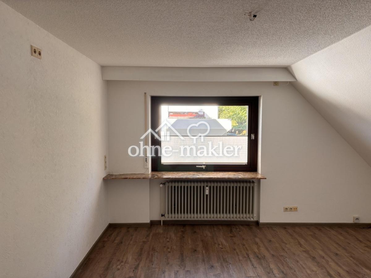 Schlafzimmer 1. OG Rebseite