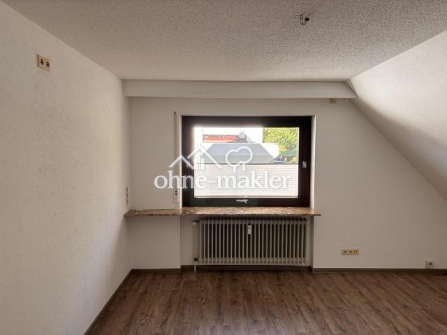 Schlafzimmer 1. OG Rebseite