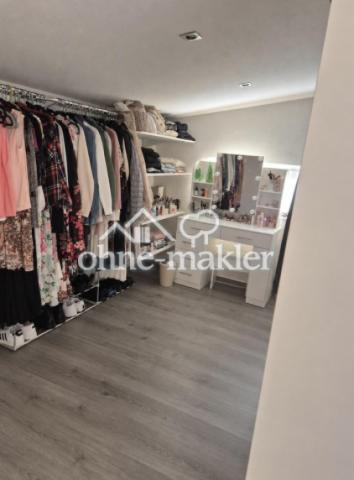 Kleiderschrank