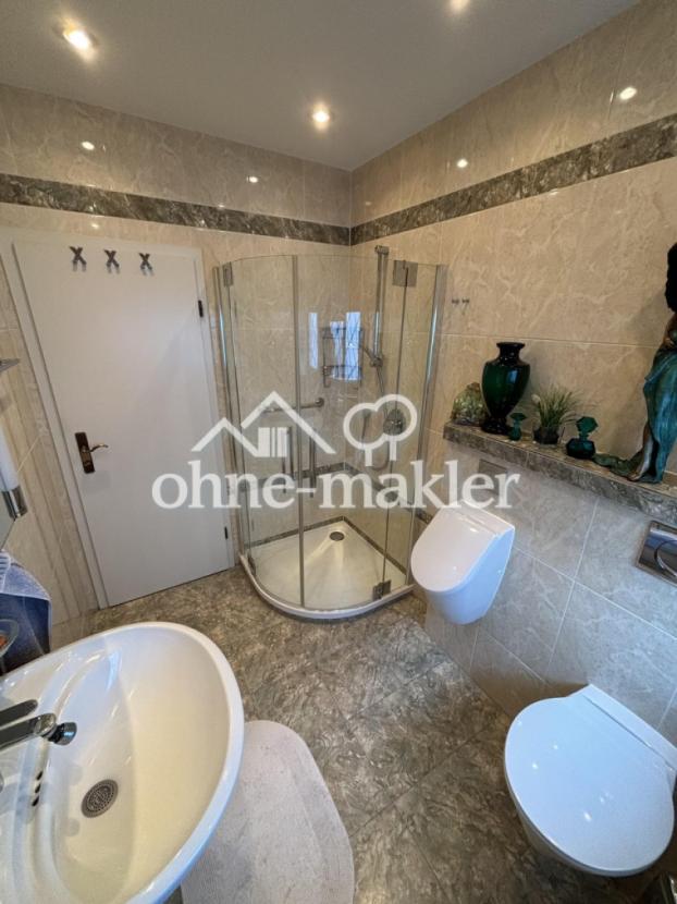 Badezimmer EG