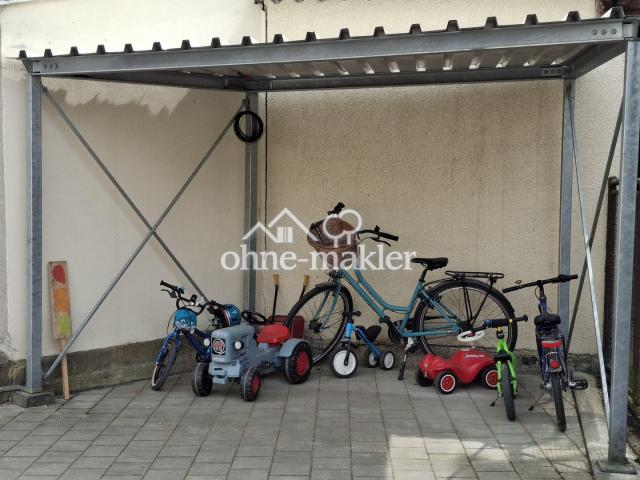 Hof Fahrrad-Garage/Holzlager