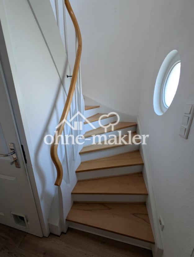 Treppe zum 1. OG