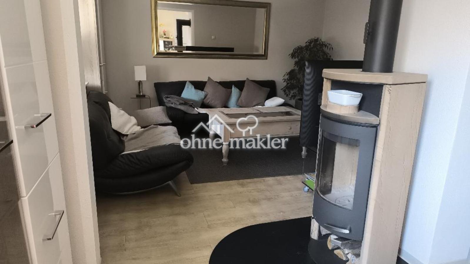 Wohnzimmer mit Kamin