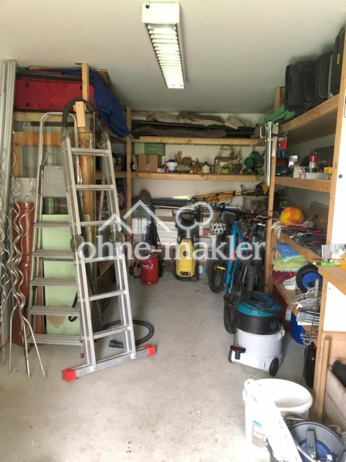 geräum. Werkstatt unter Garage