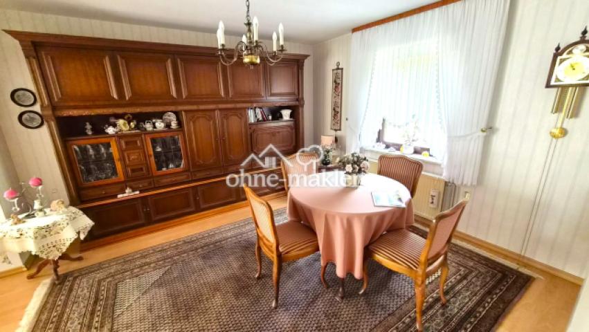 Großes Wohnzimmer unten