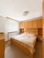 Schlafzimmer 2 (1.OG)