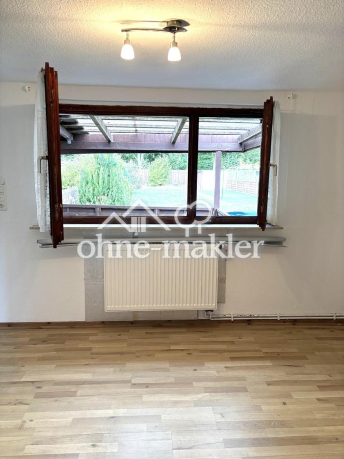 Zimmer mit Blick in den Garten