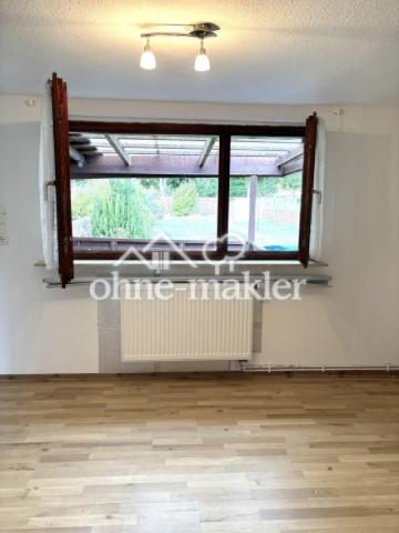 Zimmer mit Blick in den Garten