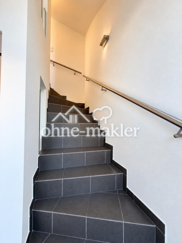 Treppe ins 1 OG