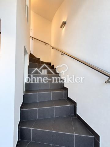 Treppe ins 1 OG
