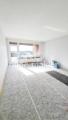 Wohnzimmer und Balkon