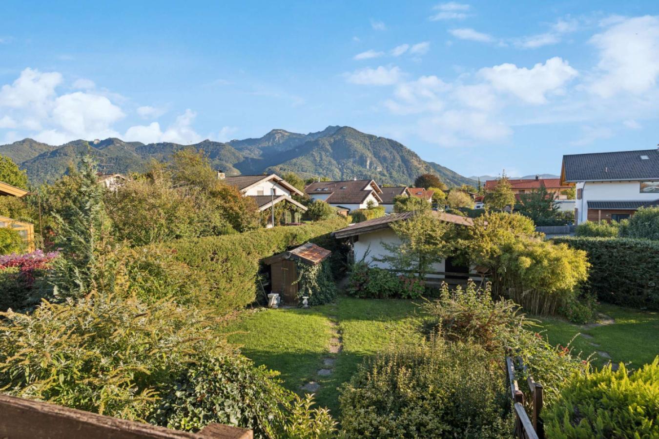 Blick von der Loggia in den Garten