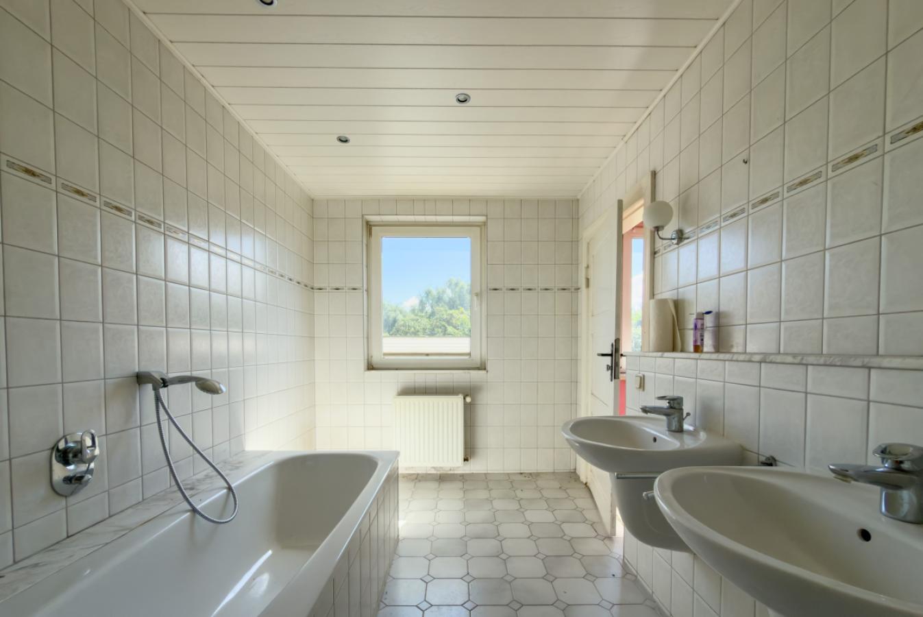 Haupthaus-Bad