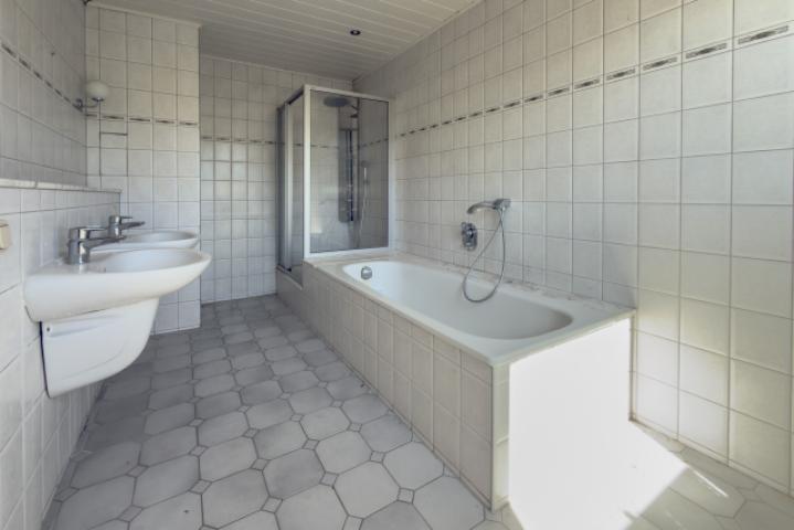 Haupthaus-Bad