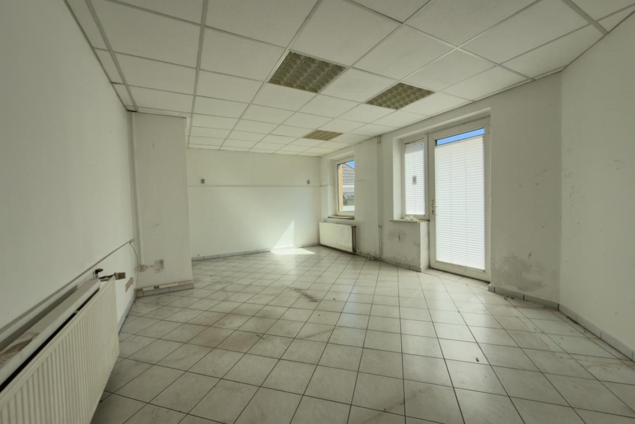 Haupthaus-Bürozimmer EG