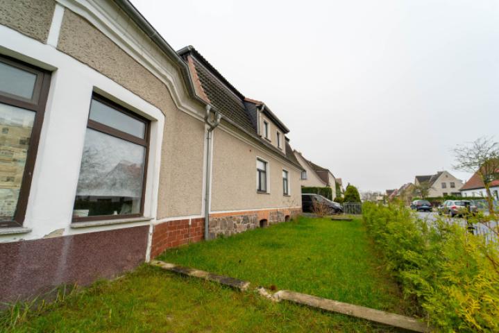 Außenansicht + Garten