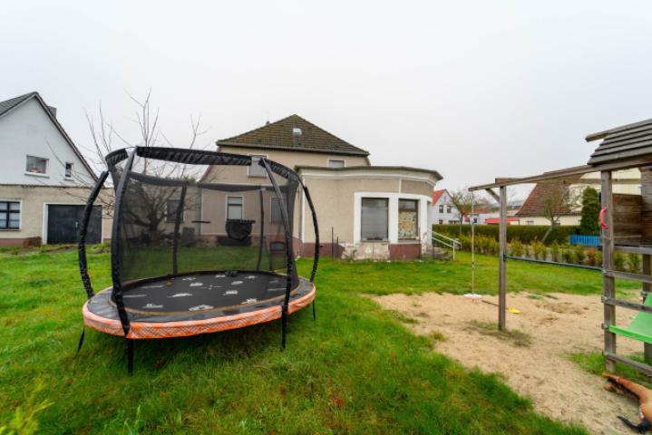 Außenansicht + Garten