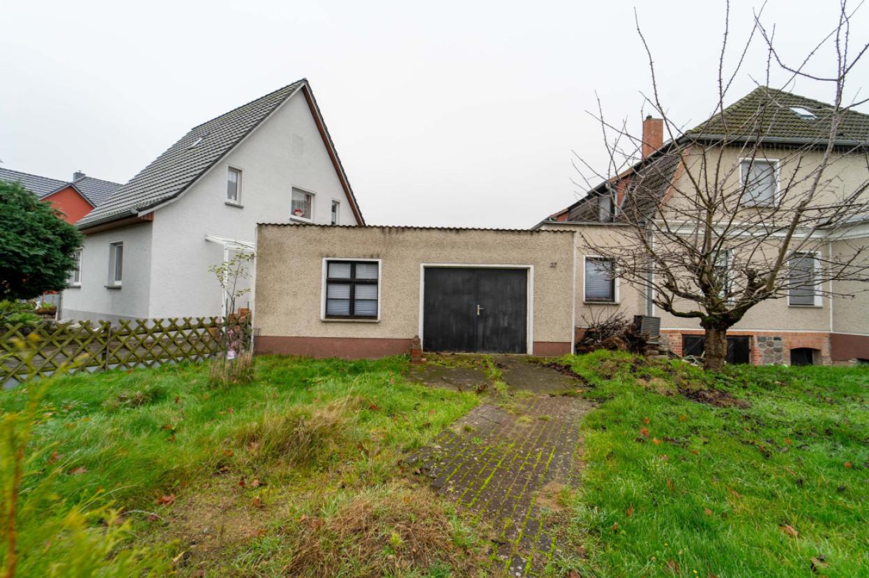 Außenansicht + Garten